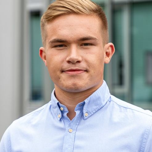 Blonder Mann